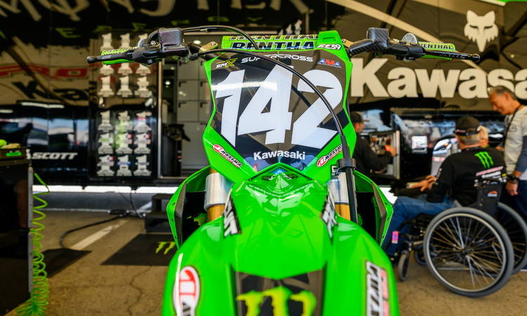 Les motos Kawasaki Pro Circuit