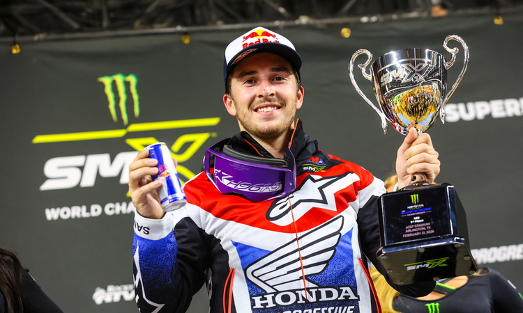 Hunter Lawrence entre dans l’histoire