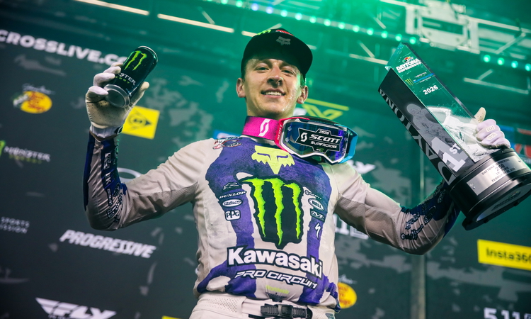 Seth Hammaker décroche la pizza à Daytona