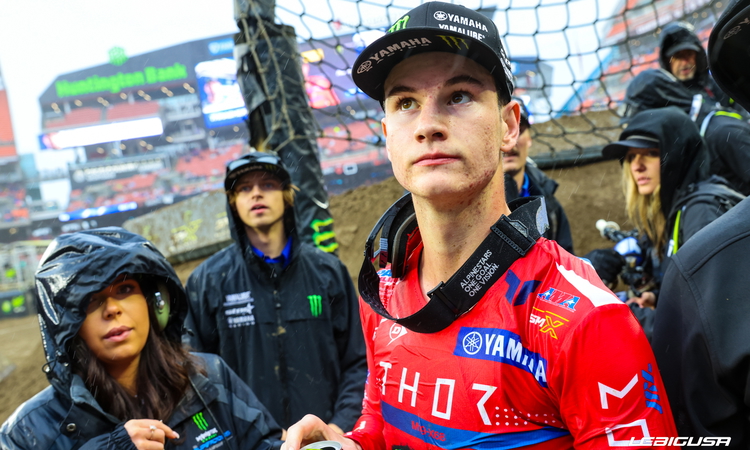 Cole Davies : "J'ai essayé de survivre au chaos"