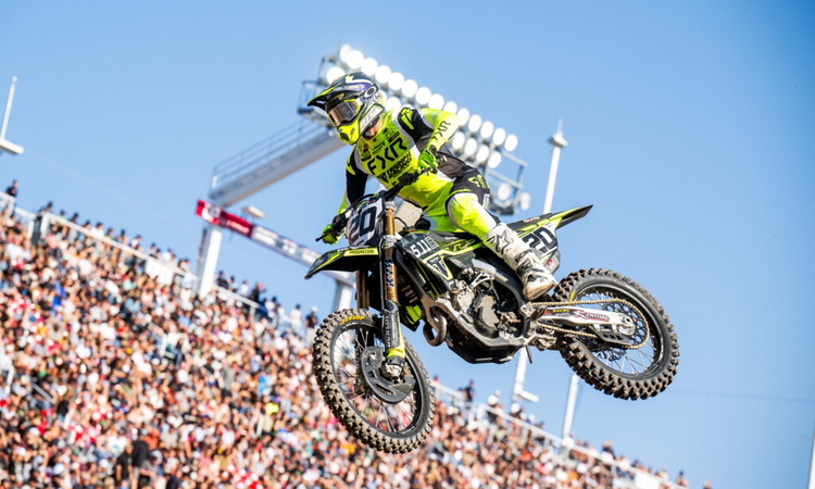 Triumph boucle sa 3ème saison de supercross