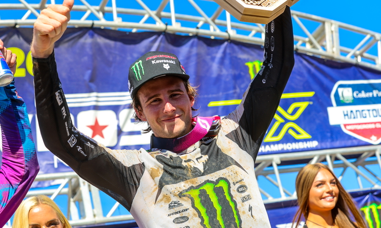 En vert et contre tous à Hangtown