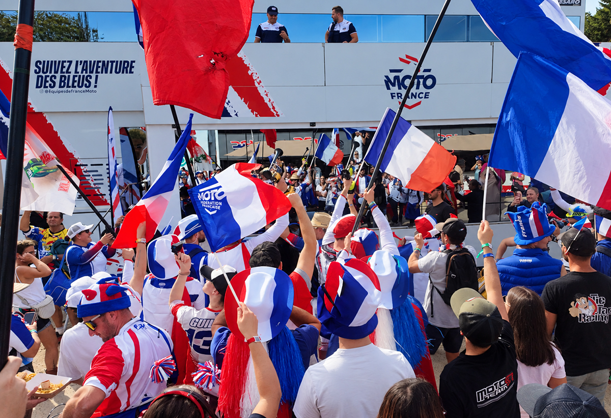 Les fans français débarquent à Ernée