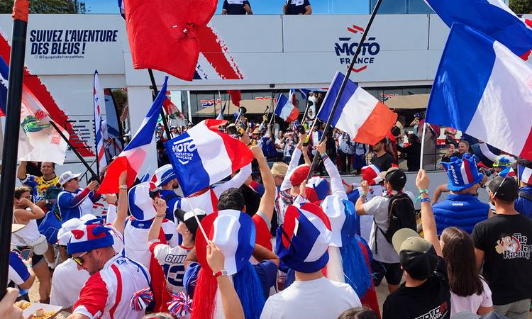 Les fans français débarquent à Ernée